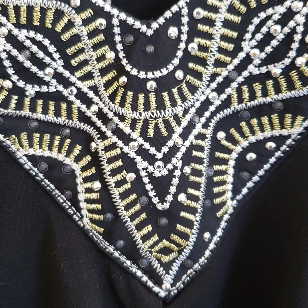 White House Black Market Sleeveless Metallic Embroidered V Neck Peplum Top - Picture 4 of 14